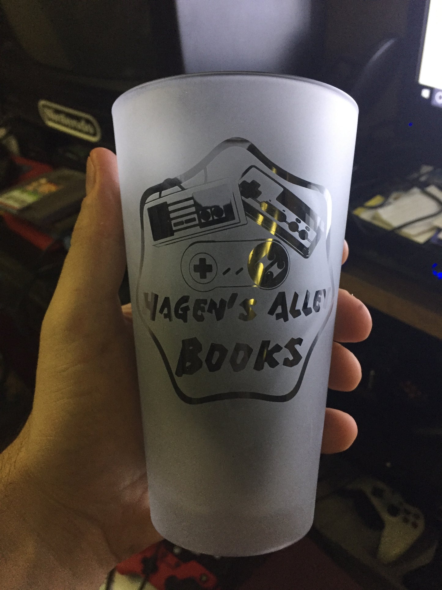 Hagen's Alley Books Pint Glass